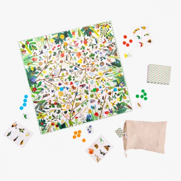 Game of observation with attractive illustrations of the garden printed on a board. 24 boards per theme, 200 cards and 24 coloured counters. Who will be the first to find the illustrations shown on the board? Ideal to play with the family or with friends. With English, Swedish and Danish instructions. Product dimensions, board: 40 x 40 cm Package dimensions: 30 x 25,5 x 5 cm Age: 4+ EAN 3575677123880 ITEM M712388